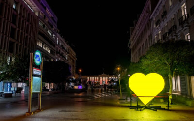 Με κίτρινο χρώμα ντύθηκαν κεντρικά σημεία πόλεων σε όλη την Ελλάδα για «ΕΥΧΑΡΙΣΤΩ» στους εργαζομένους στην καθαριότητα
